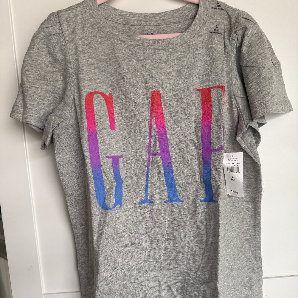 NWT Logo GAP T-shirt Size 10(L)